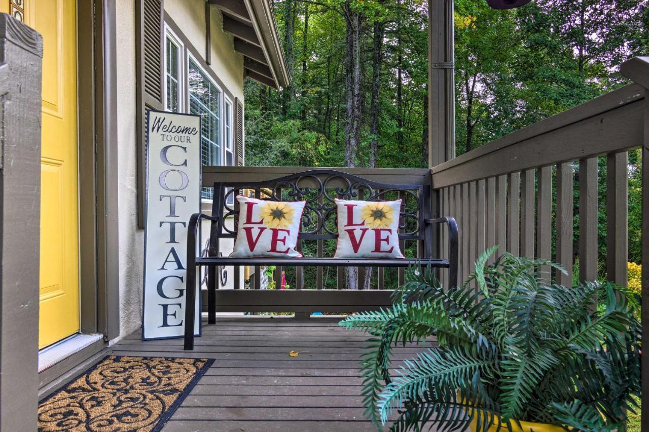 Shaw Creek Cottage With Fire Pit And Forest Views Hendersonville Exterior photo